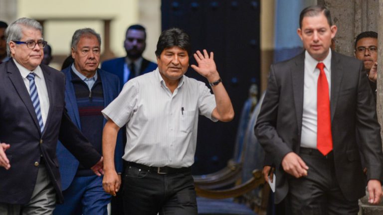 Migración otorga visa humanitaria a Evo Morales