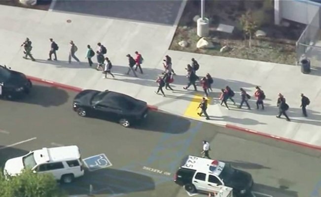 Reportan tiroteo en escuela de California