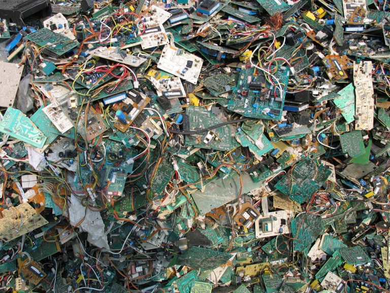 E-waste o basura electrónica, un gran problema ecológico