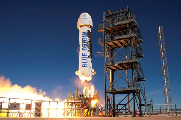 Blue Origin lanza a CEO, Jeff Bezos, al espacio