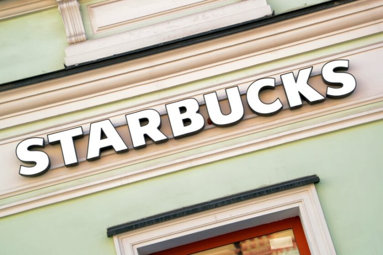 Starbucks anuncia su retirada del mercado ruso por invasión de Ucrania