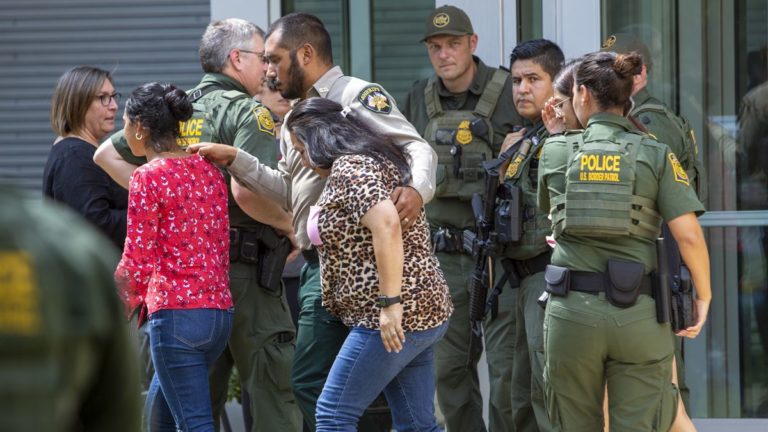 19 niños y dos adultos muertos en tiroteo en escuela primaria de Uvalde, Texas