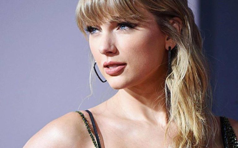 Taylor Swift anuncia que estrenará su canción “Caroline” esta medianoche