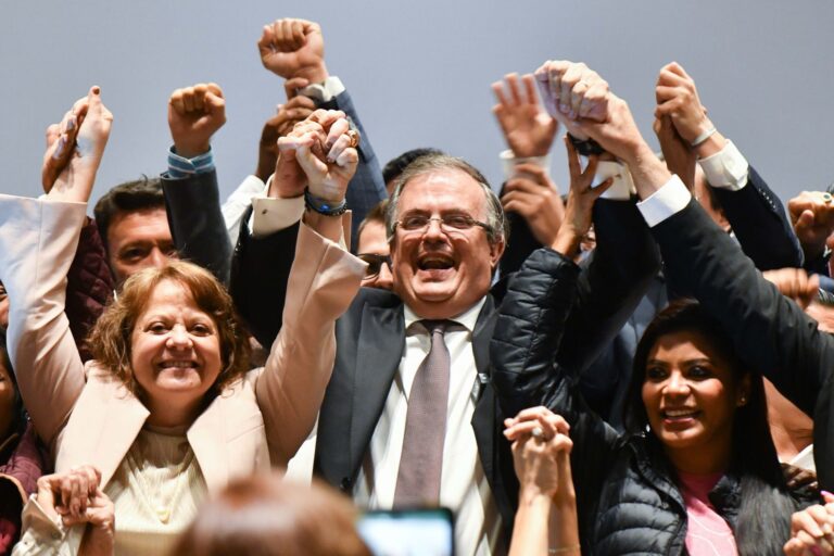 AMLO reacciona a la renuncia de Marcelo Ebrard para contender por la presidencia